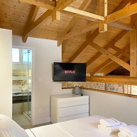 Blue Domino Luxury City Villa Патри Екстер'єр фото