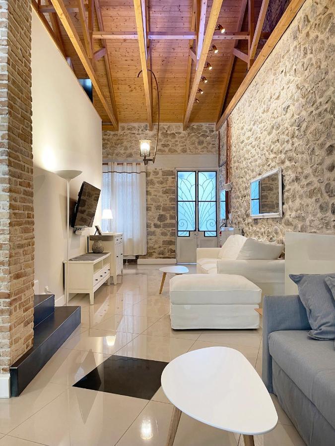 Blue Domino Luxury City Villa Патри Екстер'єр фото