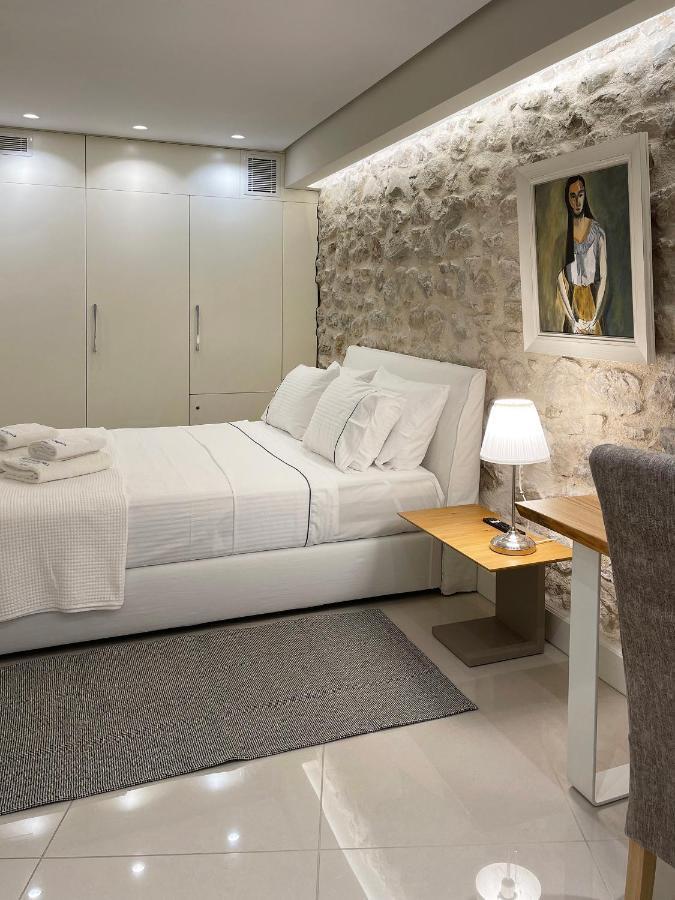 Blue Domino Luxury City Villa Патри Екстер'єр фото